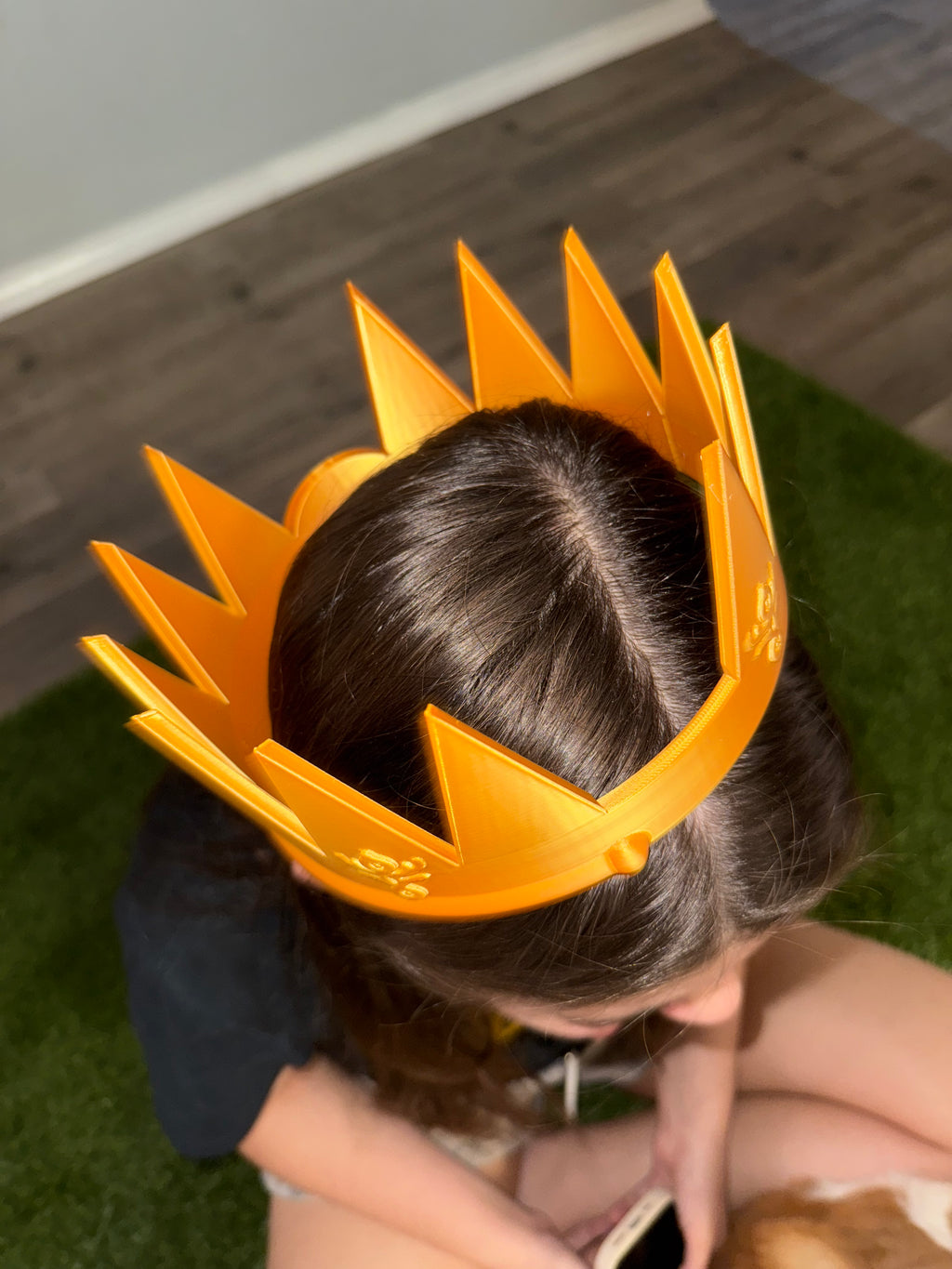 Melanie Hades crown
